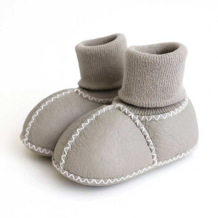 Tenente Blue botinhas aconchegantes | Cinzento Pomba para venda a revendedores na Faire0