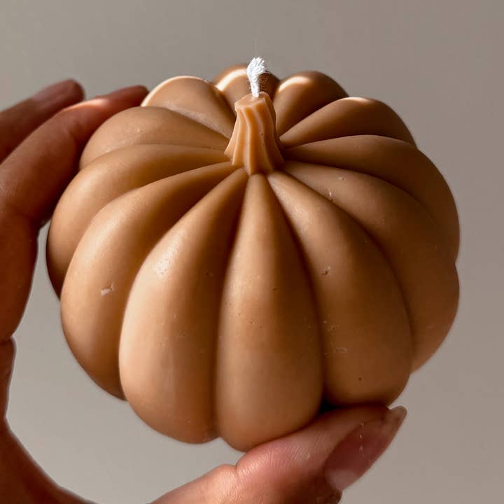 My Milky Candle – wholesale Novelty candle – Pumpkin candle 2 format handmade rapeseed wax orange0