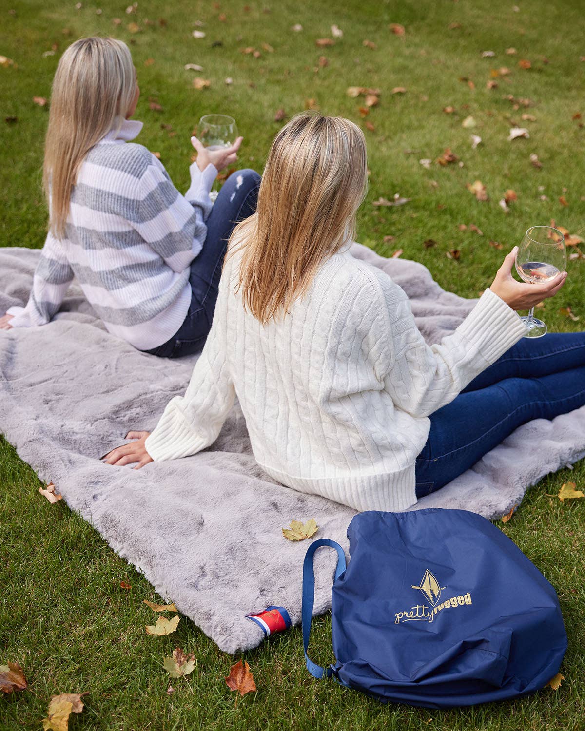 Pretty Rugged - Wholesale Throw Blanket - Waterproof Windproof Outdoor Blanket | Pretty Rugged9