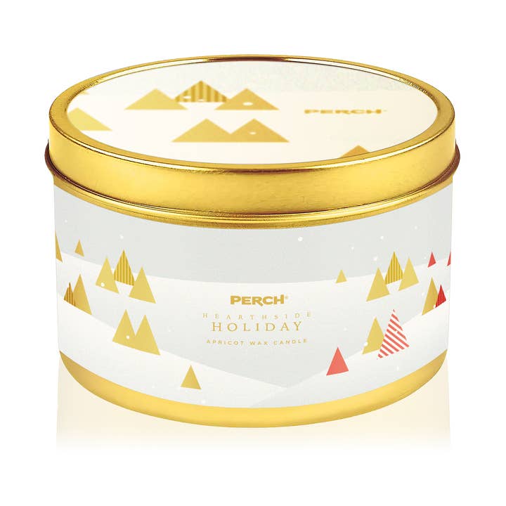 Candela in cera Hearthside Holiday Grand Tin all'albicocca per la vendita all'ingrosso da parte di Perch® CandleHouse