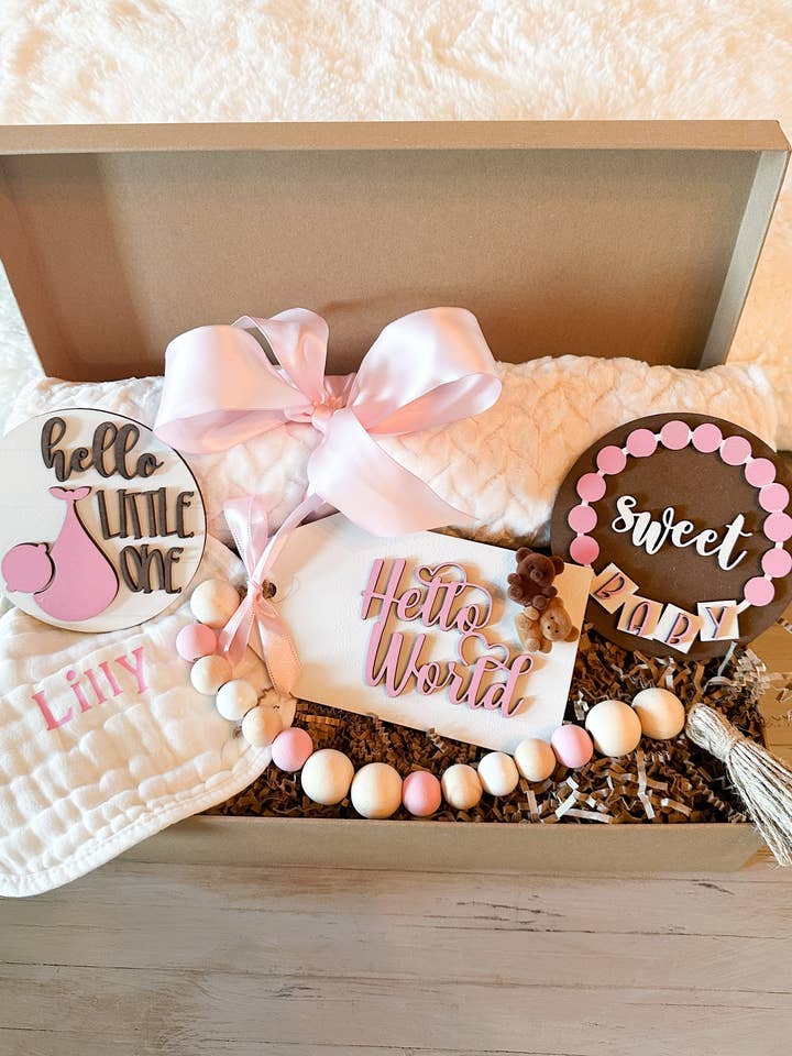 Es ist eine Geschenkbox für ein Mädchen. für den Großhandel von Gabsdoodlebugdesigns