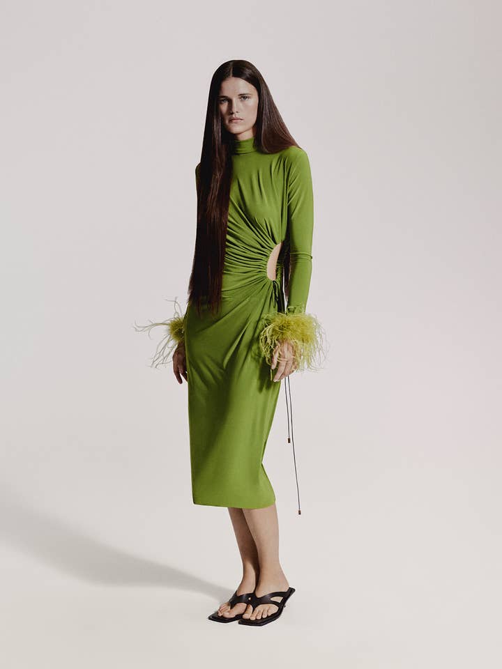 DRESS GATHERS FEATHERS for wholesale by JCPAJARES