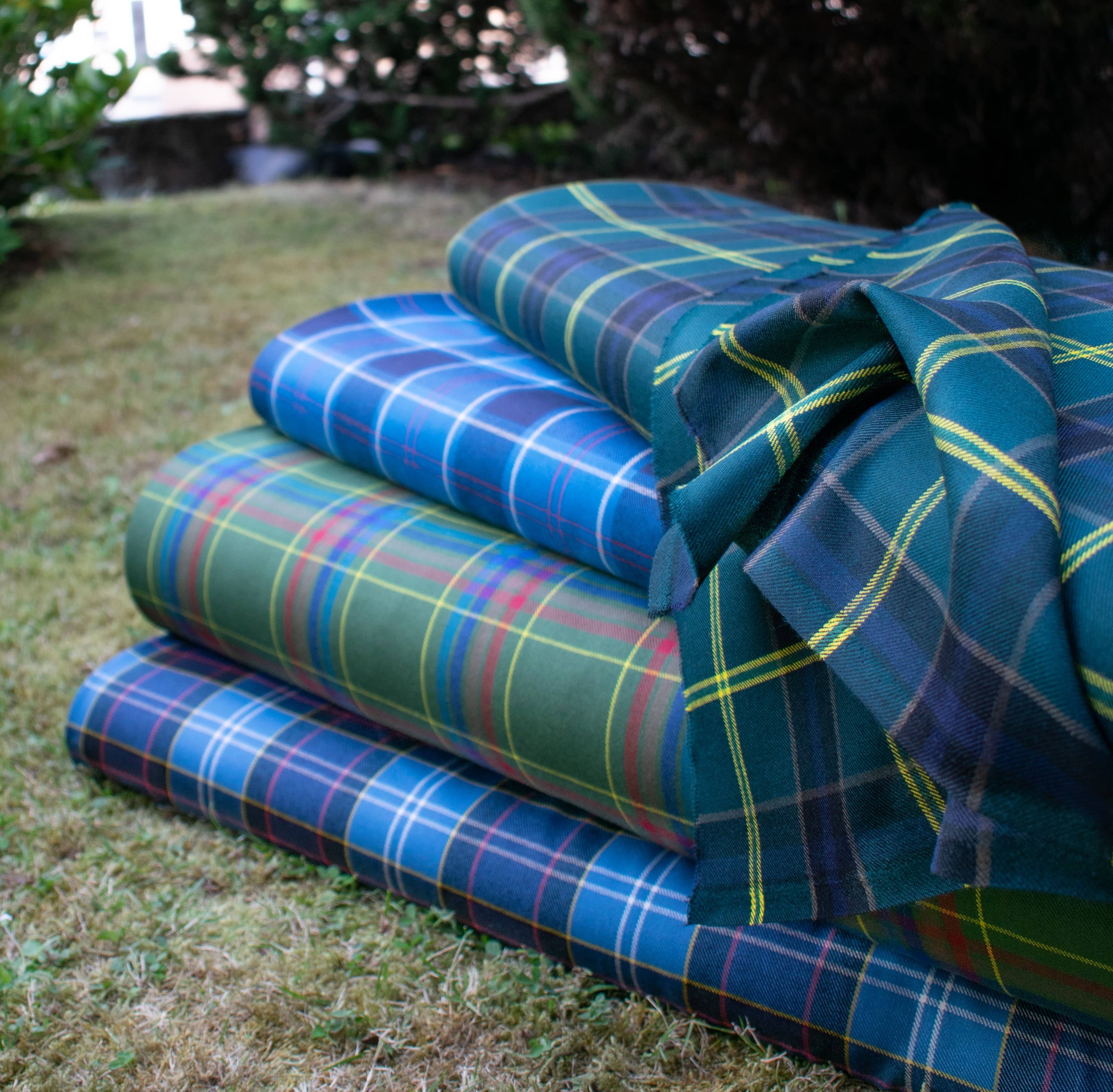 Strathmore Woollen Co - Wholesale Fabric - Tartan Fabric - Mediumweight4