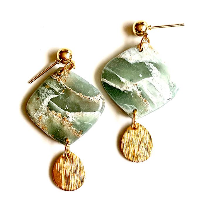 Clay by K – Brincos de argola por atacado – Brincos de argila marmorizada verde sábio0