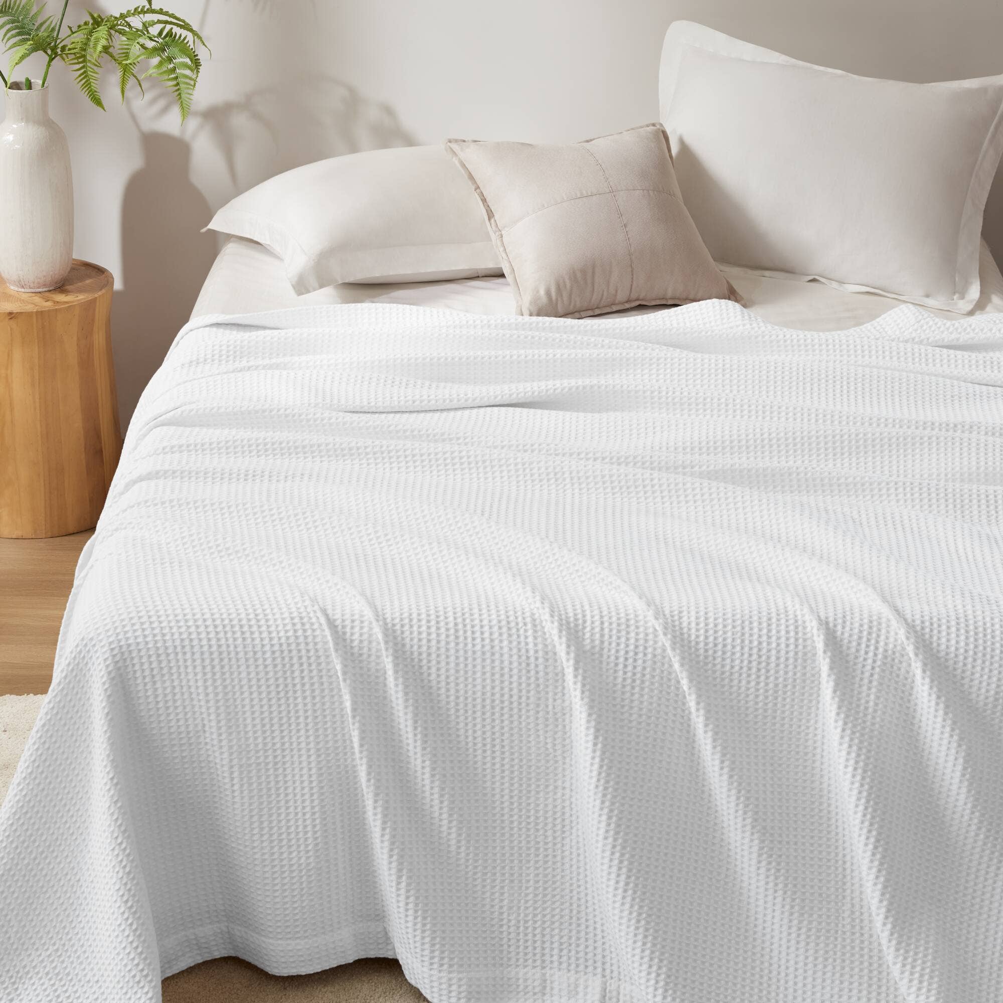 Olliix - Wholesale Bedding Blanket - 100% Cotton Waffle Weave Cozy Bedding Blanket, White5