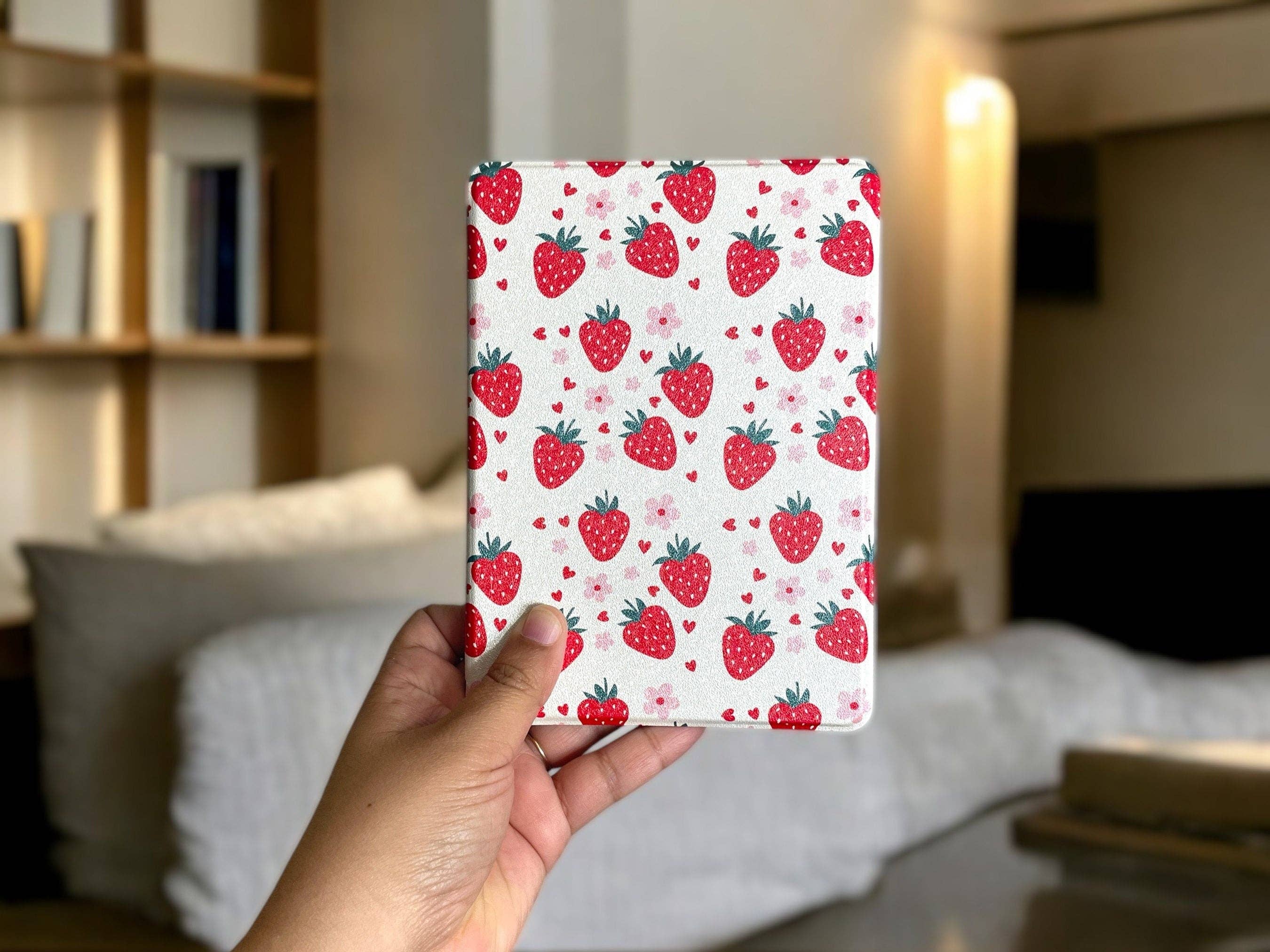 Market by Mari - Wholesale Book Cover - Strawberry Hearts Kindle Case w/ Handle and Clear Back1