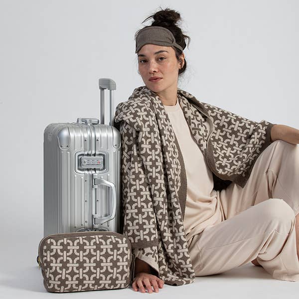 Chains Cotton Travel Blanket and Eye Mask Set Dark Brown for wholesale by Pink Lemonade