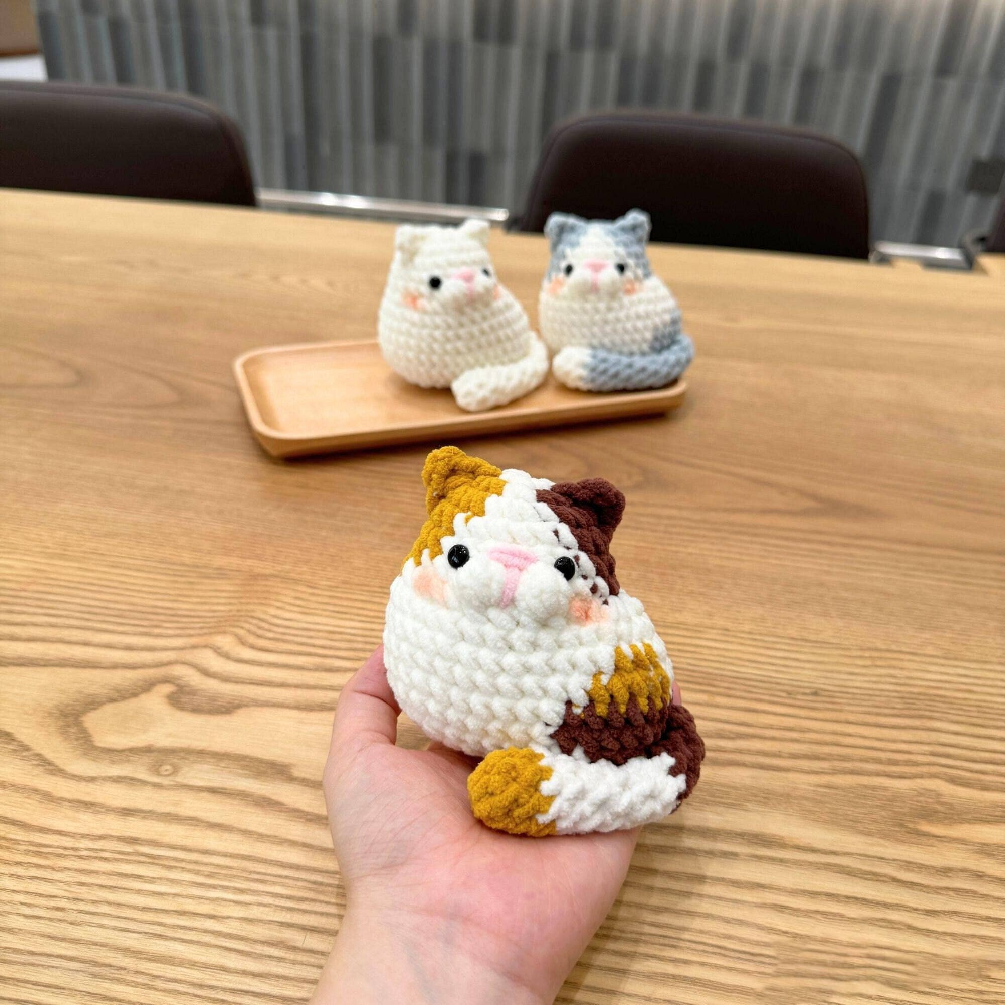 Anh2 LTD – Objeto de mesa decorativo por atacado – Gato de Crochê Fofo, Gato Amigurumi Pão, Adorável Gato Feito à Mão3