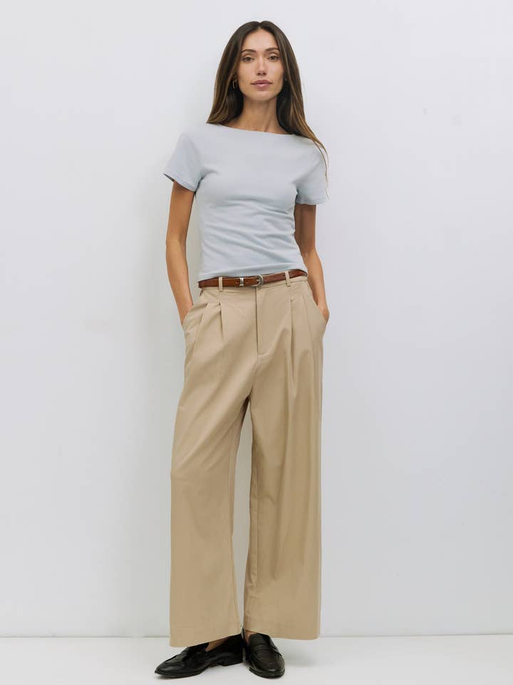 Le Haut Breanna | Haut Tricoté Doux à Col Large pour la vente par All Row