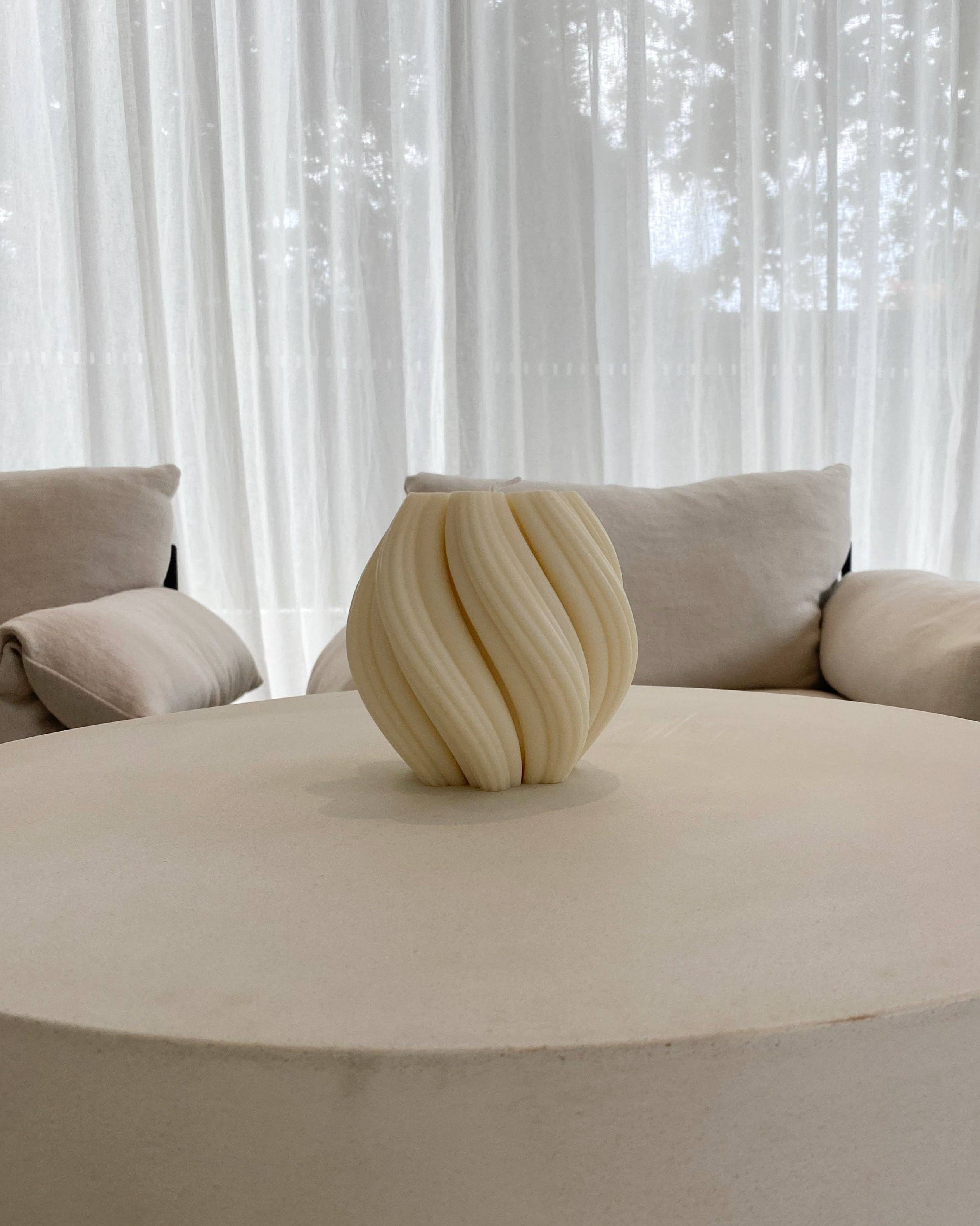 Intrèpide Collection - Wholesale Novelty candle - Émilie2