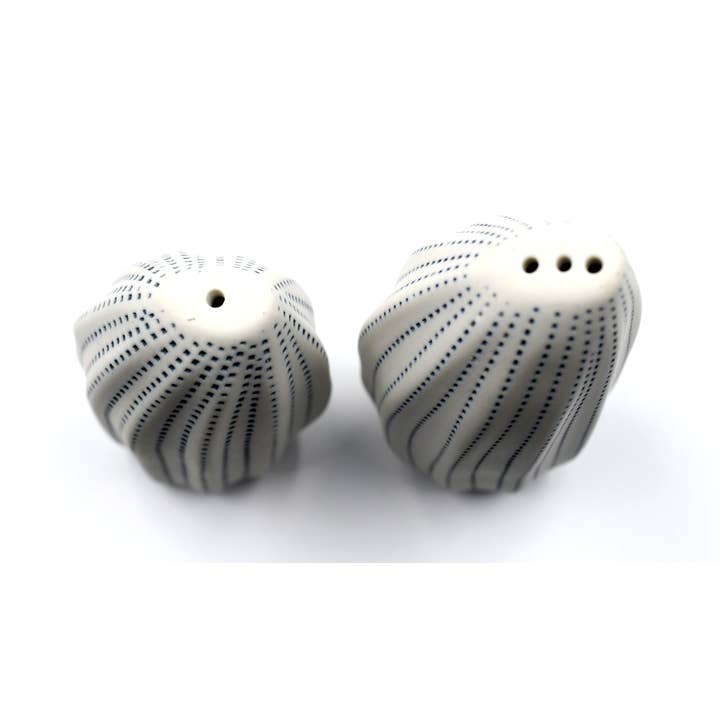 Art Floral Trading LLC - Wholesale Salt & Pepper Shaker Set - SP069W26 Seda Handcrafted Porcelain Salt and Pepper Shaker Set3