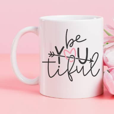Radiantly You - Tasse en céramique pour la vente par Creative Loops Co