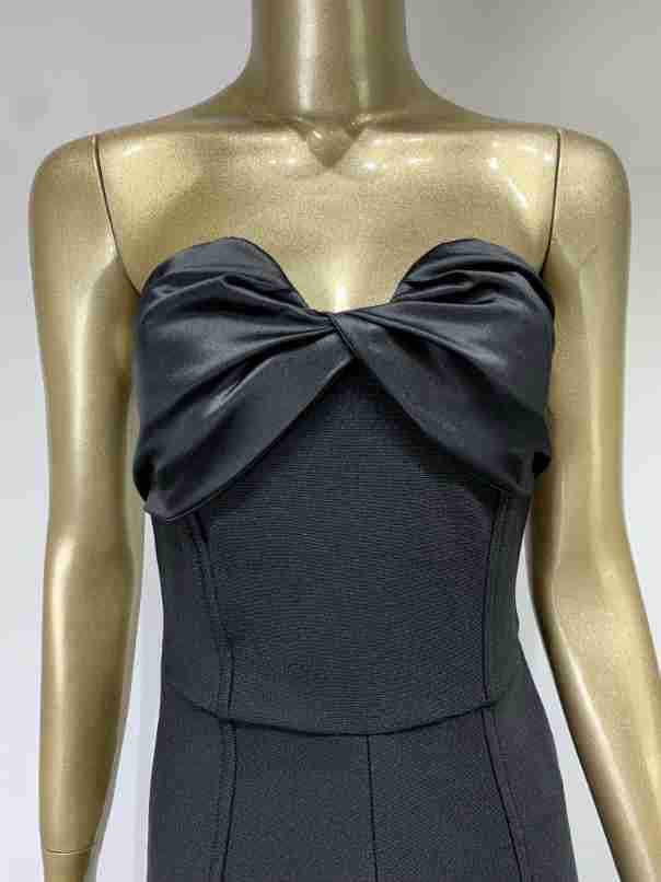 Svart JP003 Elegant Svart Ruffle-Trim Jumpsuit för wholesale på Faire9