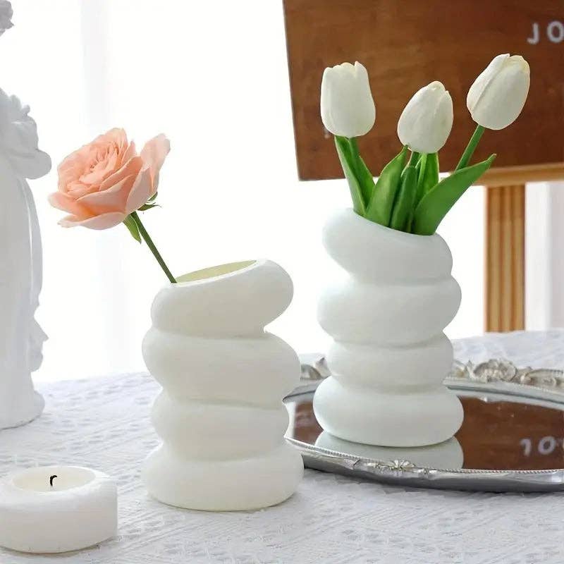 Huis Van Merken - Wholesale Vase - 1pc Chic Spiral White Vase - Nordic-Inspired3