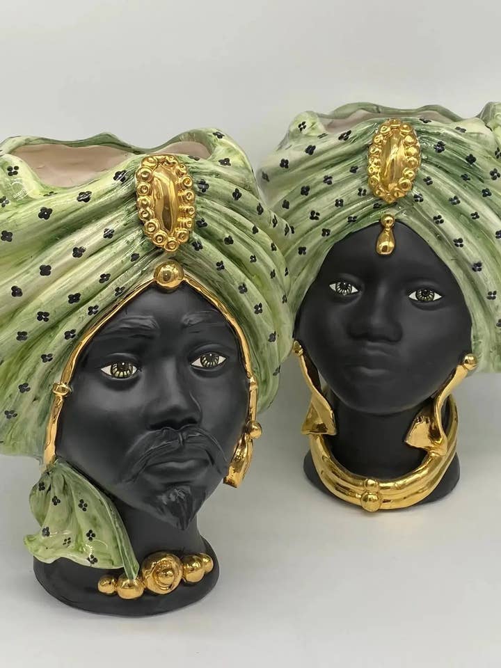 Teste di Moro Atena Ceramica Caltagirone cm H.30 L.23 Artigianale Verde Pois Nero Oro per la vendita all'ingrosso da parte di DD Ceramiche Siciliane