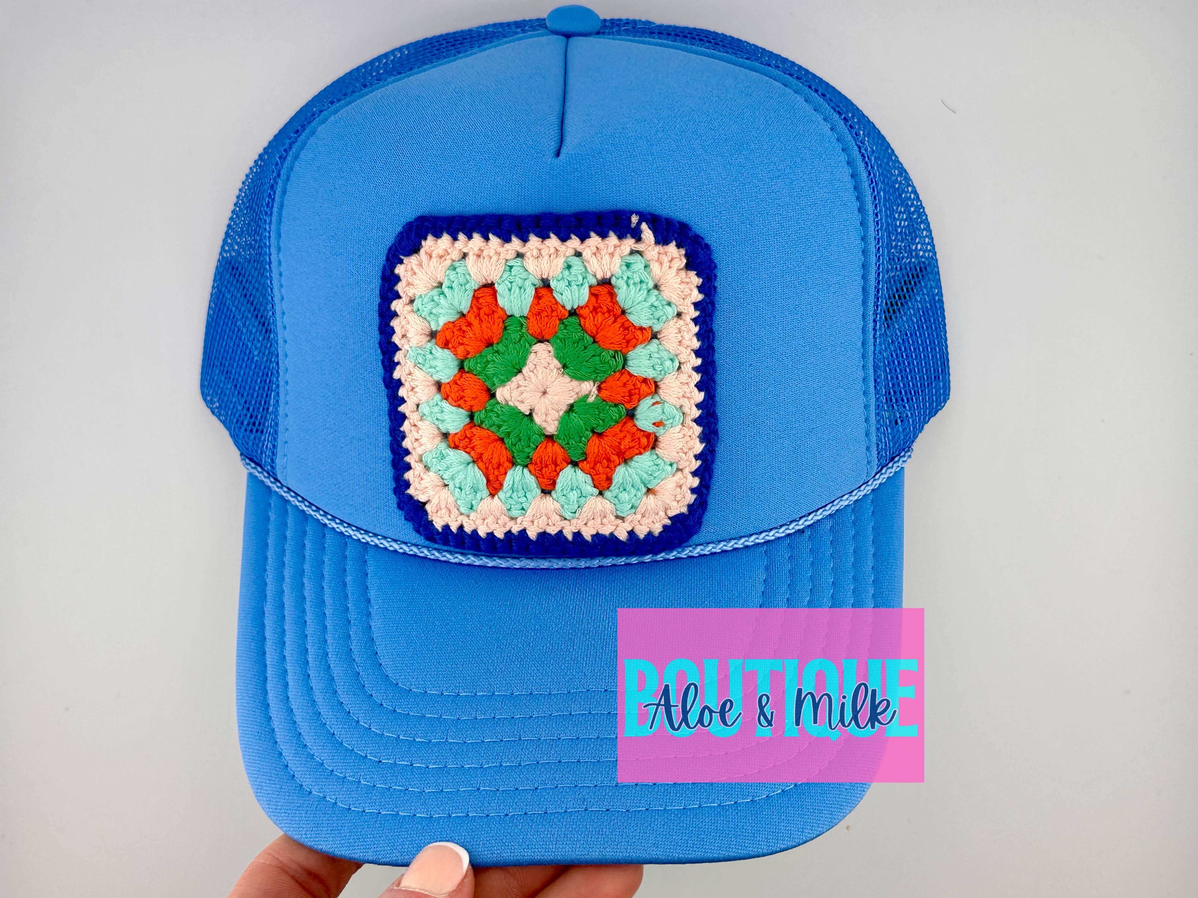 Aloe and Milk Boutique - Vendita all'ingrosso Toppe - Quadrato Granny all’Uncinetto, Cappellino Trucker con Quadrato Granny4