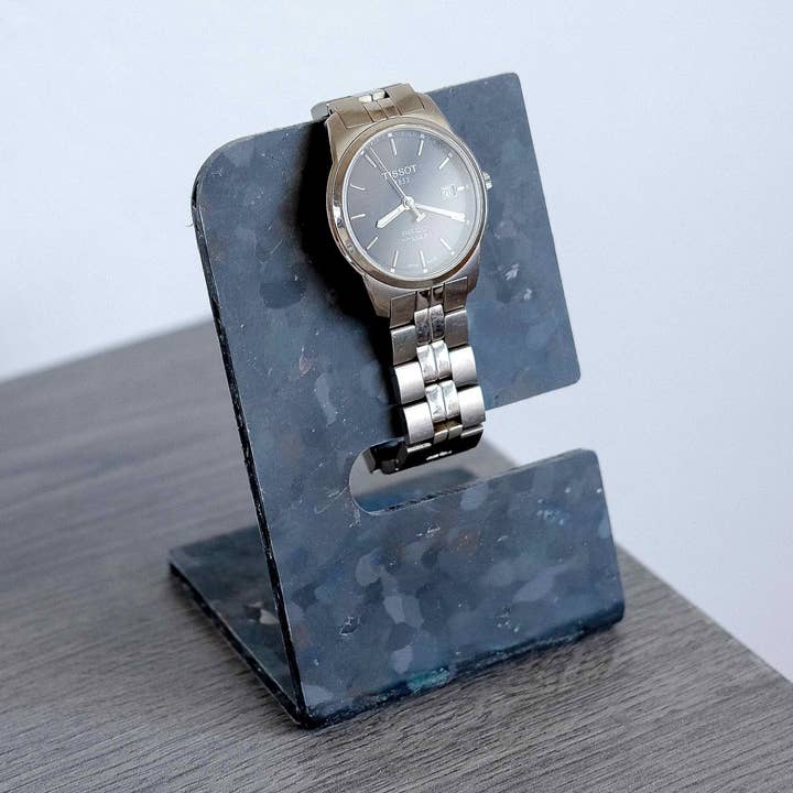 Le Compère watch holder for wholesale by Manaaki.