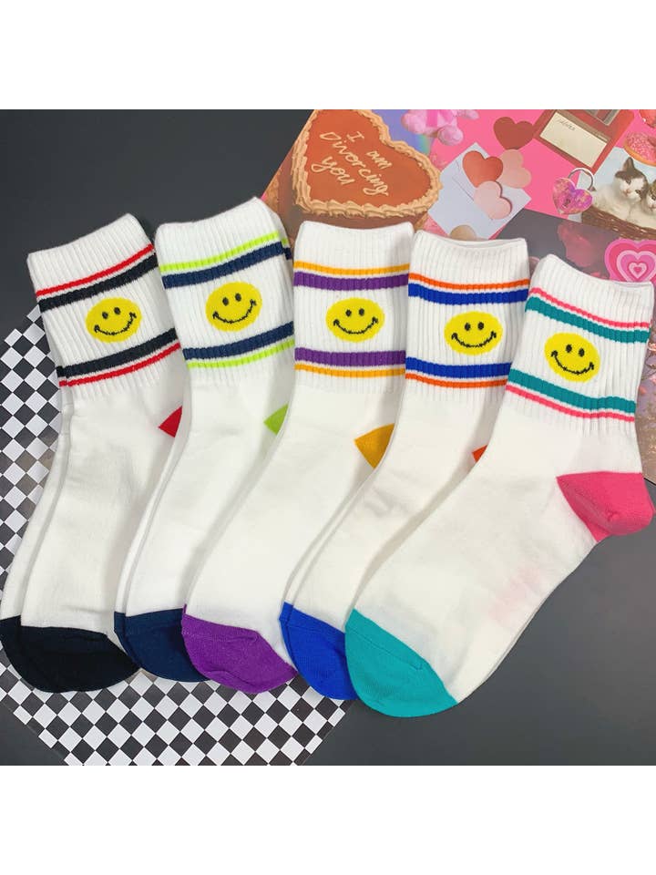 7DAYSSOCKS - Wholesale Socks - Women's - Women's Crew Vivid Smile Checkerboard Socks9