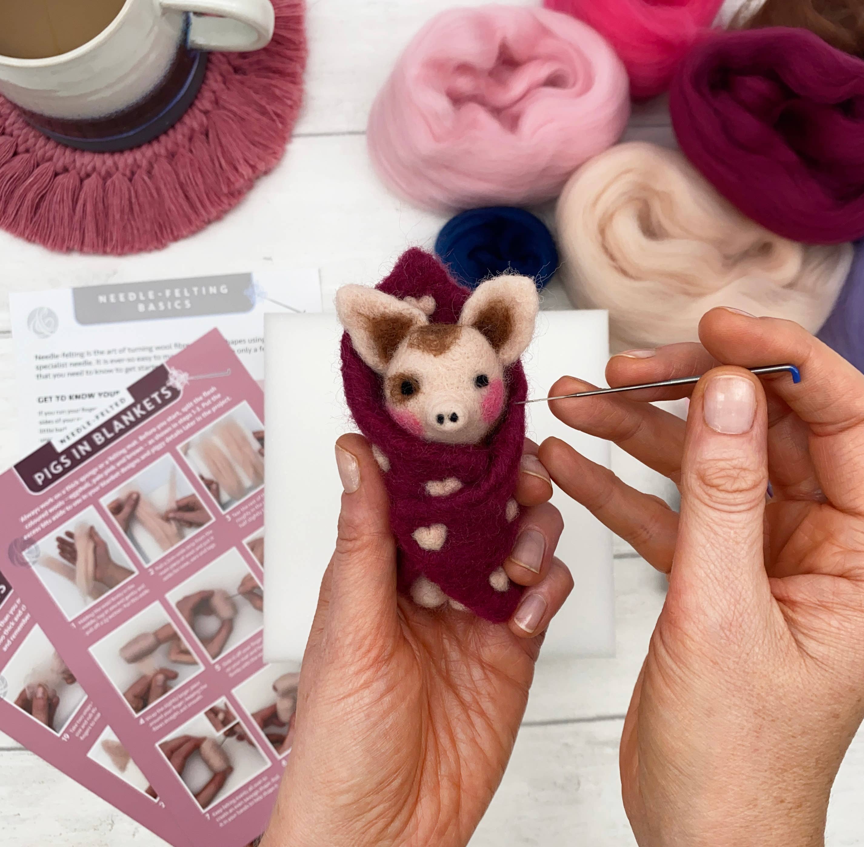 Bergin & Bath - Wholesale Craft Sewing Kit - Needle Felting Kit - Pigs in Blankets4