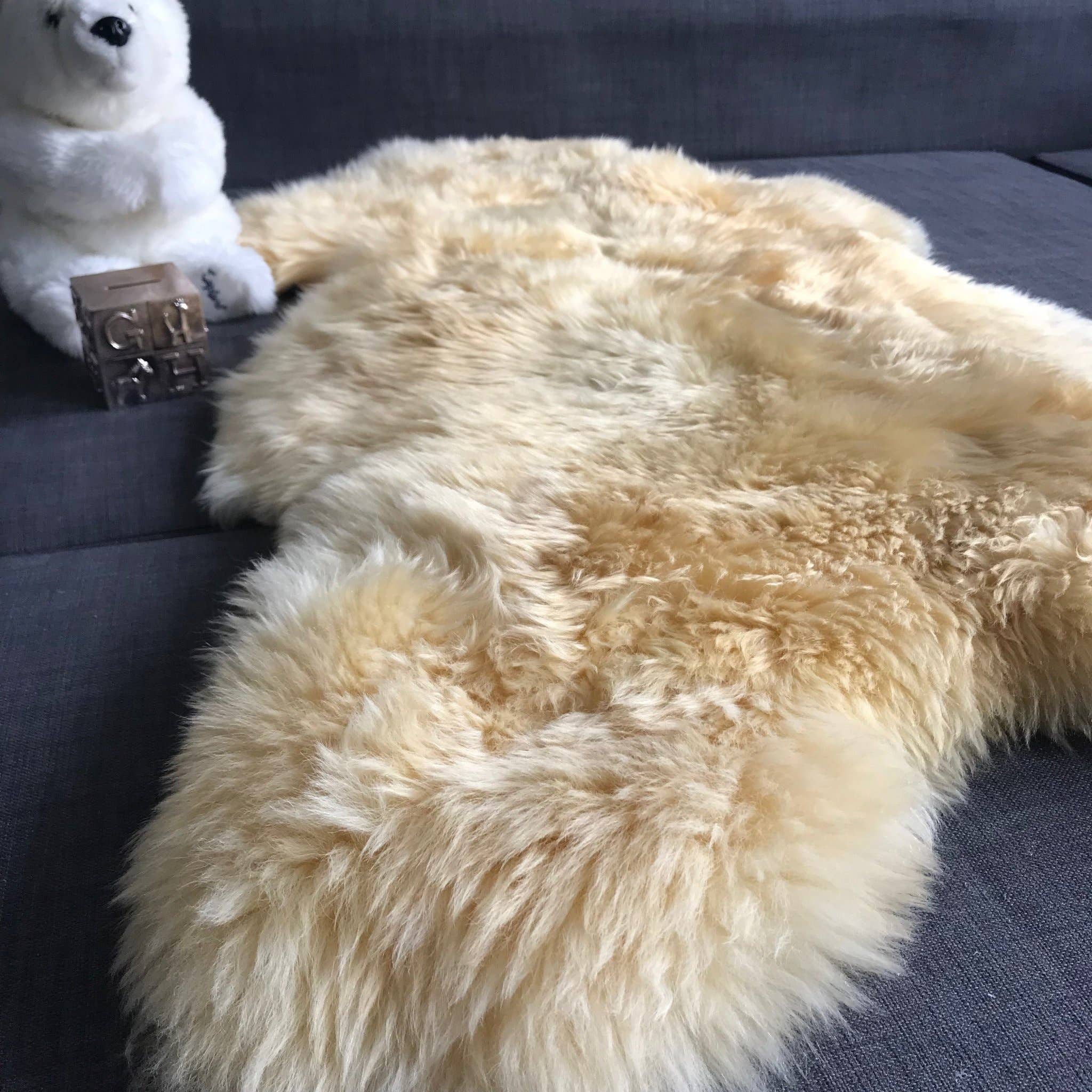 Wildash London - Wholesale Area Rug - Medical Grade Sheepskin  Hypoallergenic Relugan2