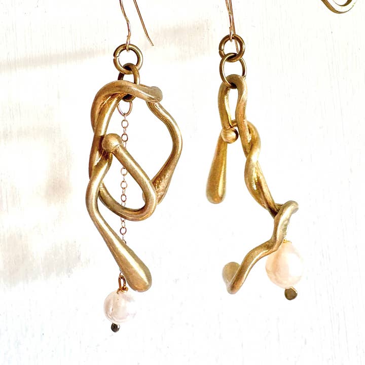 Moderne sculpturale pareloorbellen met een statement voor wholesale door SORA DESIGNS