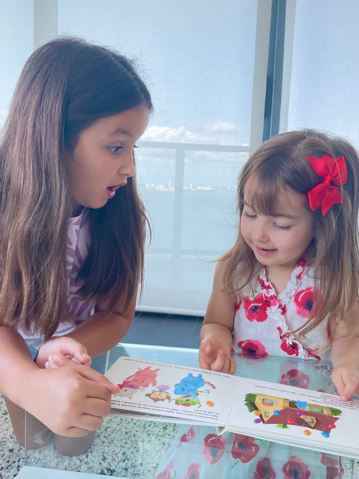 Book The Birthday Party / Libro La Fiesta de Cumpleaños for wholesale by Magia Galaxy