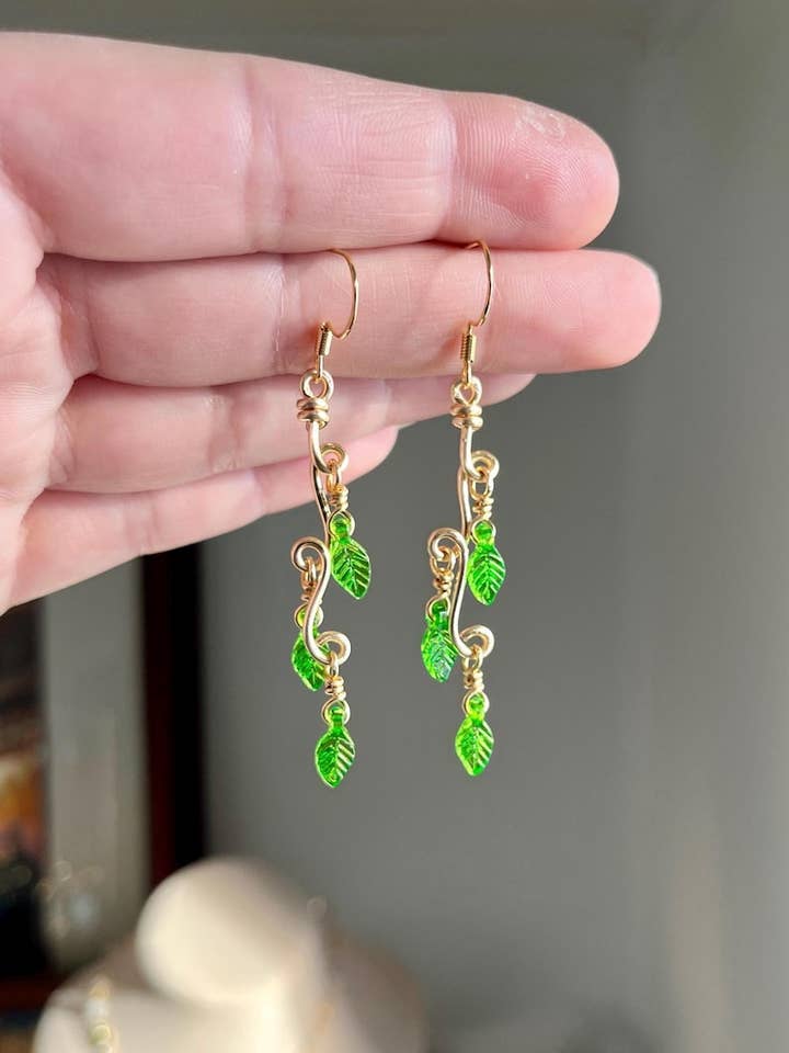 Boucles d'oreilles pendantes à feuilles de vigne pour la vente par Heidiswraps