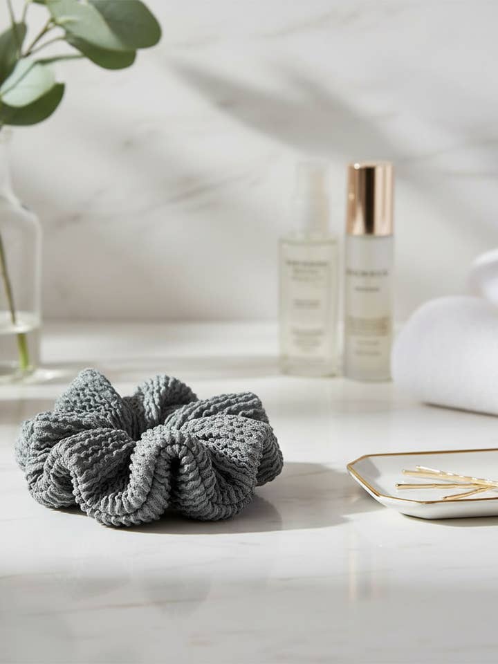 SCRUNCHIE 'Salvia' Crinkle per la vendita all'ingrosso da parte di PLIVATI