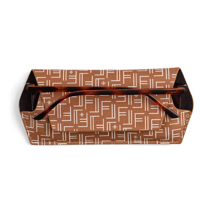 Fox og Leo brilleetui - Vegansk F&L Print Tan for engroshandel hos FOX AND LEO