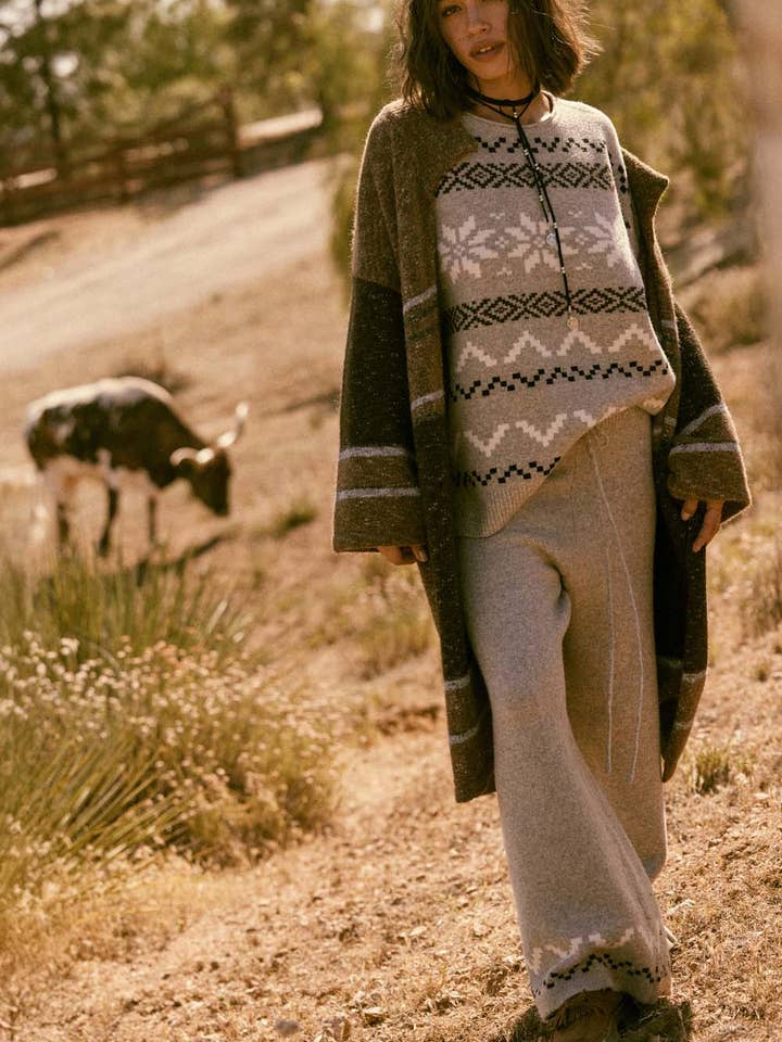 Alpine-Detail Solid Knit Drawstring Sweater Pants for wholesale by Promesa USA