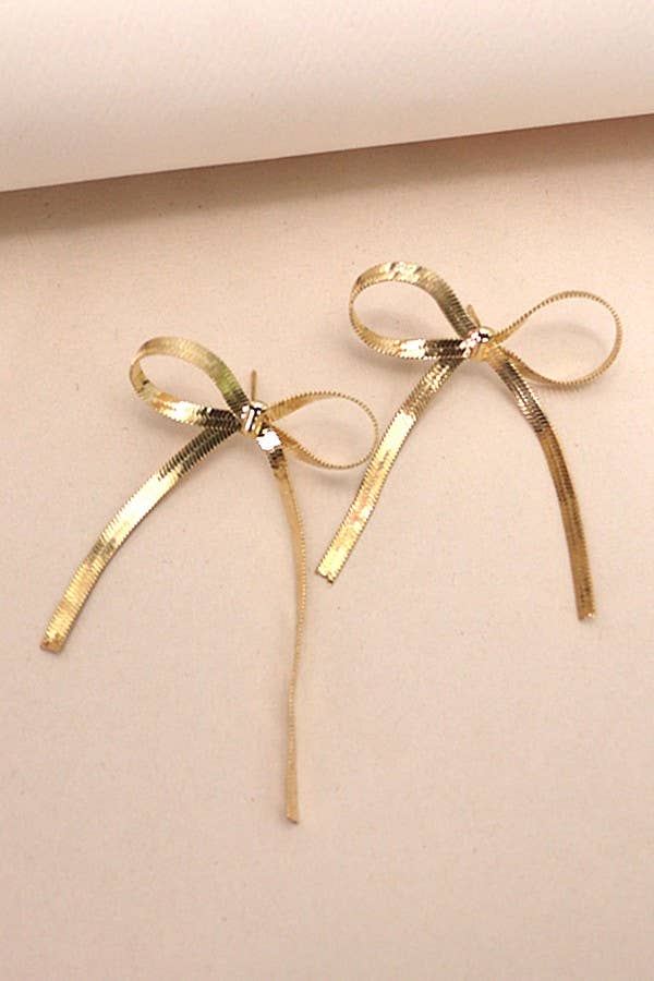 JOSSLYN by wall to wall - Wholesale Dangle Earrings - FESTIVAL BOW SNAKE CHAIN EARRINGS | 40E2931