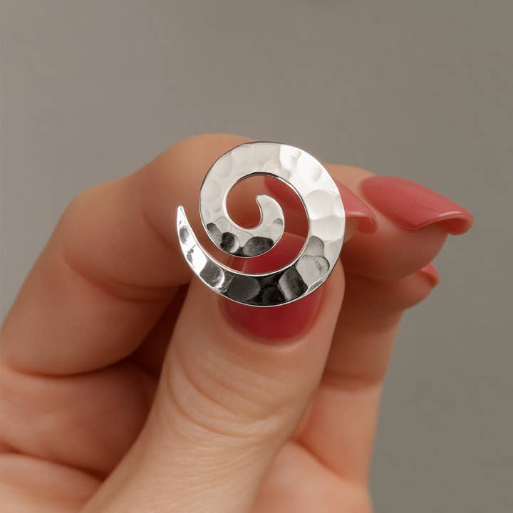 Ohrstecker aus Sterlingsilber mit gehämmertem Spiraldesign für den Großhandel von De Mexico