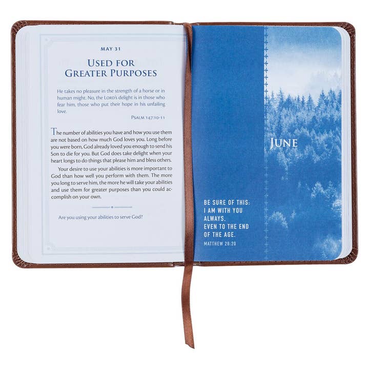 Christian Art Gifts - Wholesale Religion Book - Devotional Be Strong & Steadfast Faux Leather2