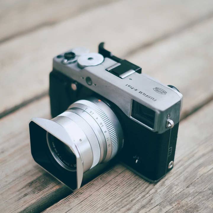 Squarehood - Wholesale Camera strap - Model V for Fujinon XF 23mm f2 / XF 35mm f27