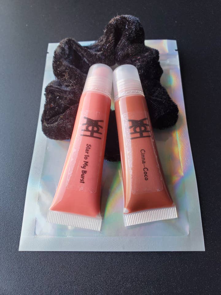 Star To My Burst/Cinna-coco Duo for wholesale by FSix Unlimited