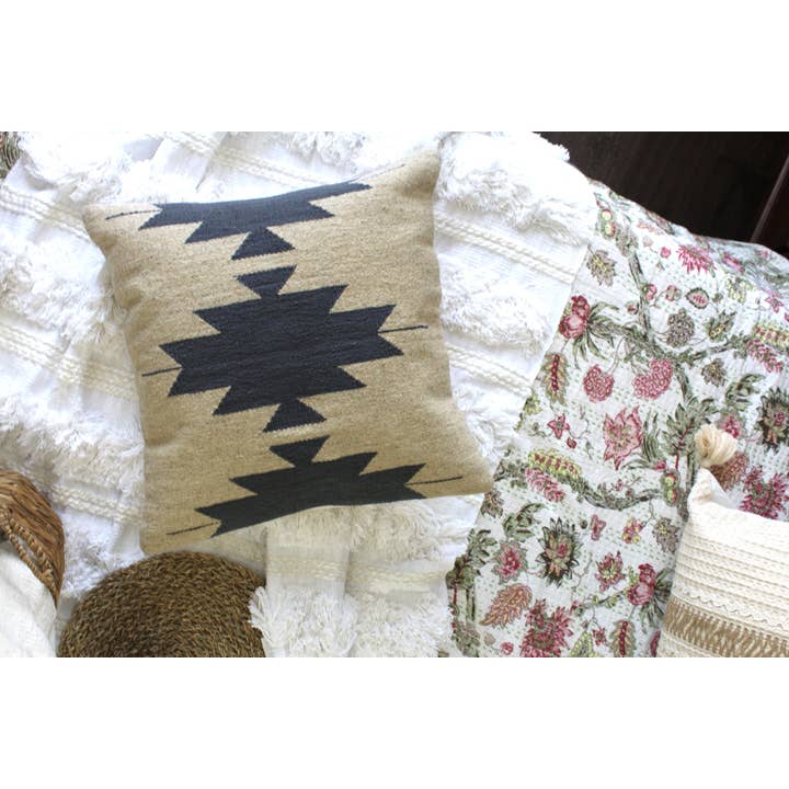 Cojín azteca tejido a mano en gris - Lana para venta al por mayor de Kozify Decor Inc