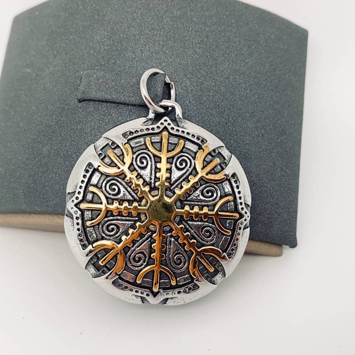 Pendente Viking Compass em Aço Inoxidável - MJ/MNP por atacado de Mio Queena