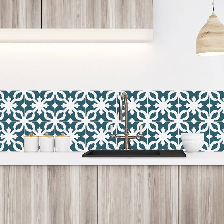 Castiglione selbstklebende Vinyl-Rückwand für Sideboard in Petrolblau 200x40 cm für den Großhandel von Le Grand Cirque