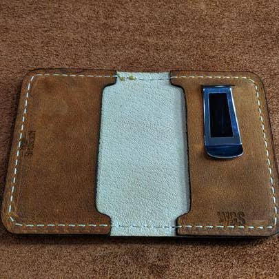 NDesigns Leather - Wholesale Wallet - Men's - Rawlings Baseball Wallet from our stock of leather gloves!