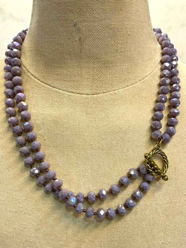 Lange of korte verstelbare ketting gedragen (46 cm of 91 cm) voor wholesale door Ava Capri