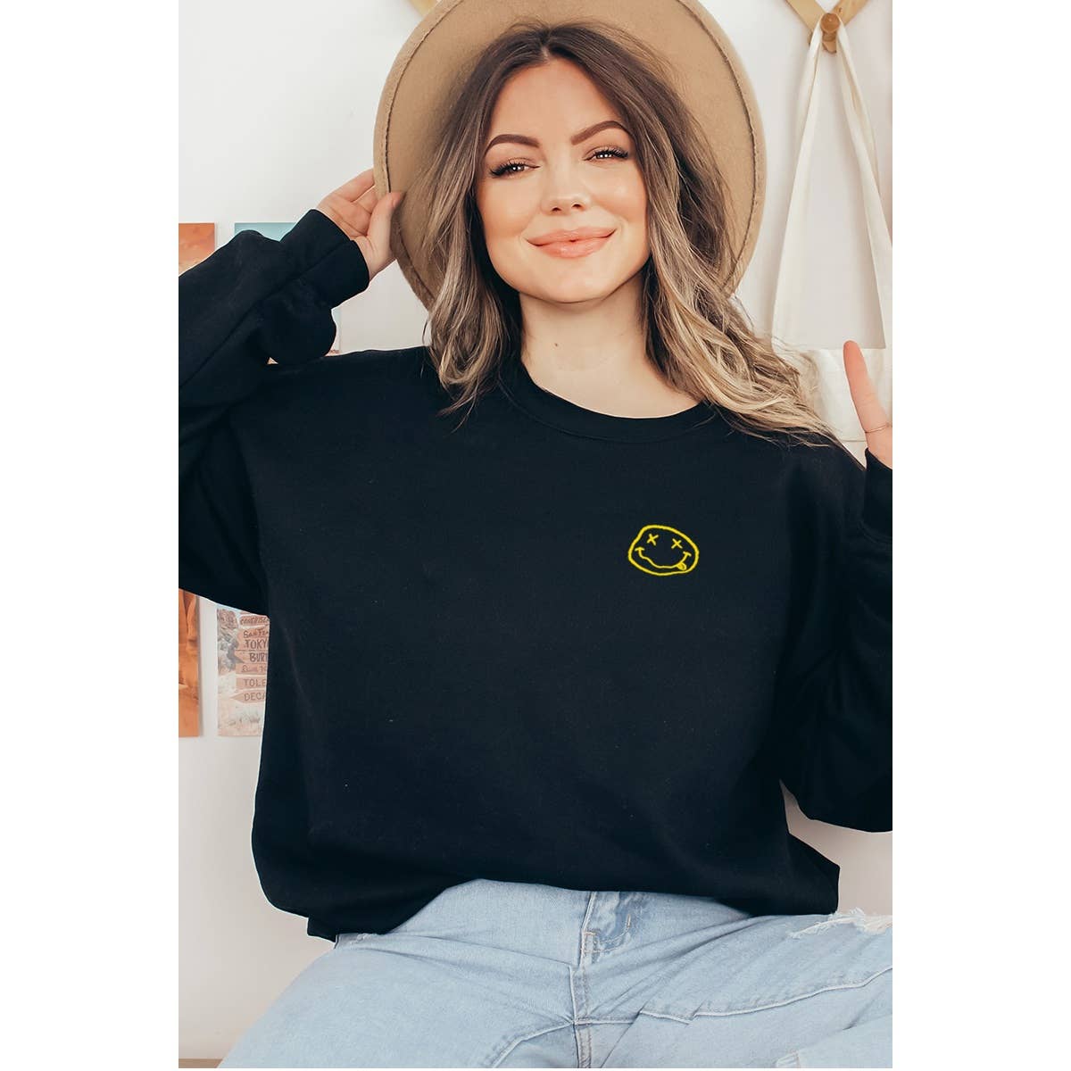 Illustrated Society - Wholesale Sweatshirt - Women's - SMILE FACE EMBROIDERY0