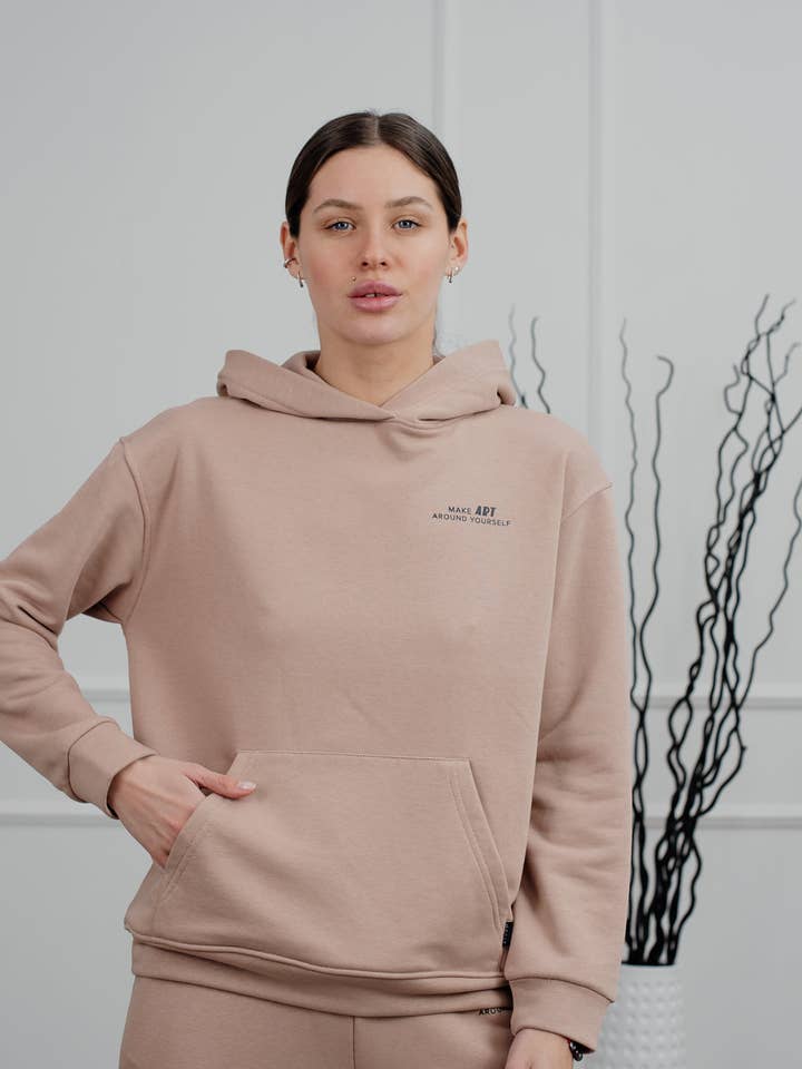 Hoodie pour la vente par Azuri Fashion Group