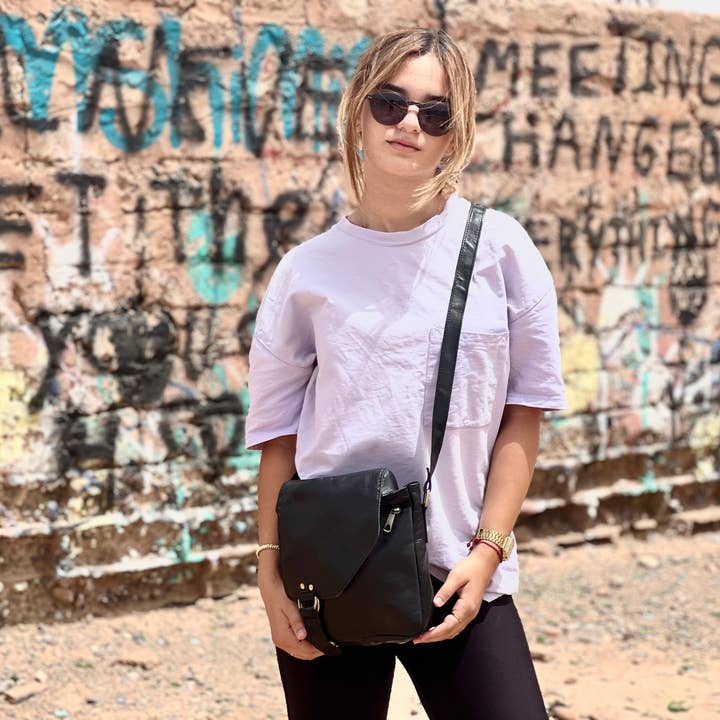 Berberwoolrug – wholesale Crossbody bag – Women's – Handmade Black Leather Crossbody Bag, Minimalist Purse0