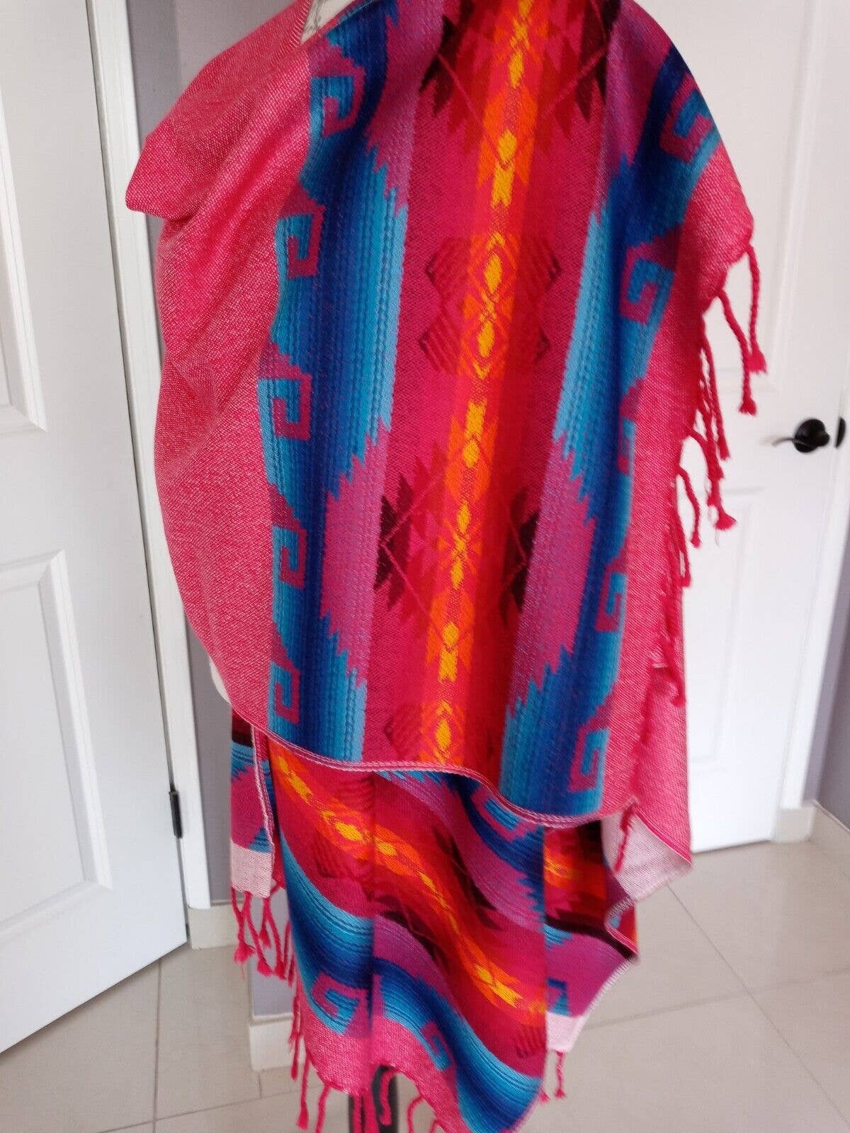 Treasure of ANDES - Venta al por mayor Poncho - Mujer - Poncho Andino Artesanal REVERSIBLE Unisex ENVÍO GRATIS1