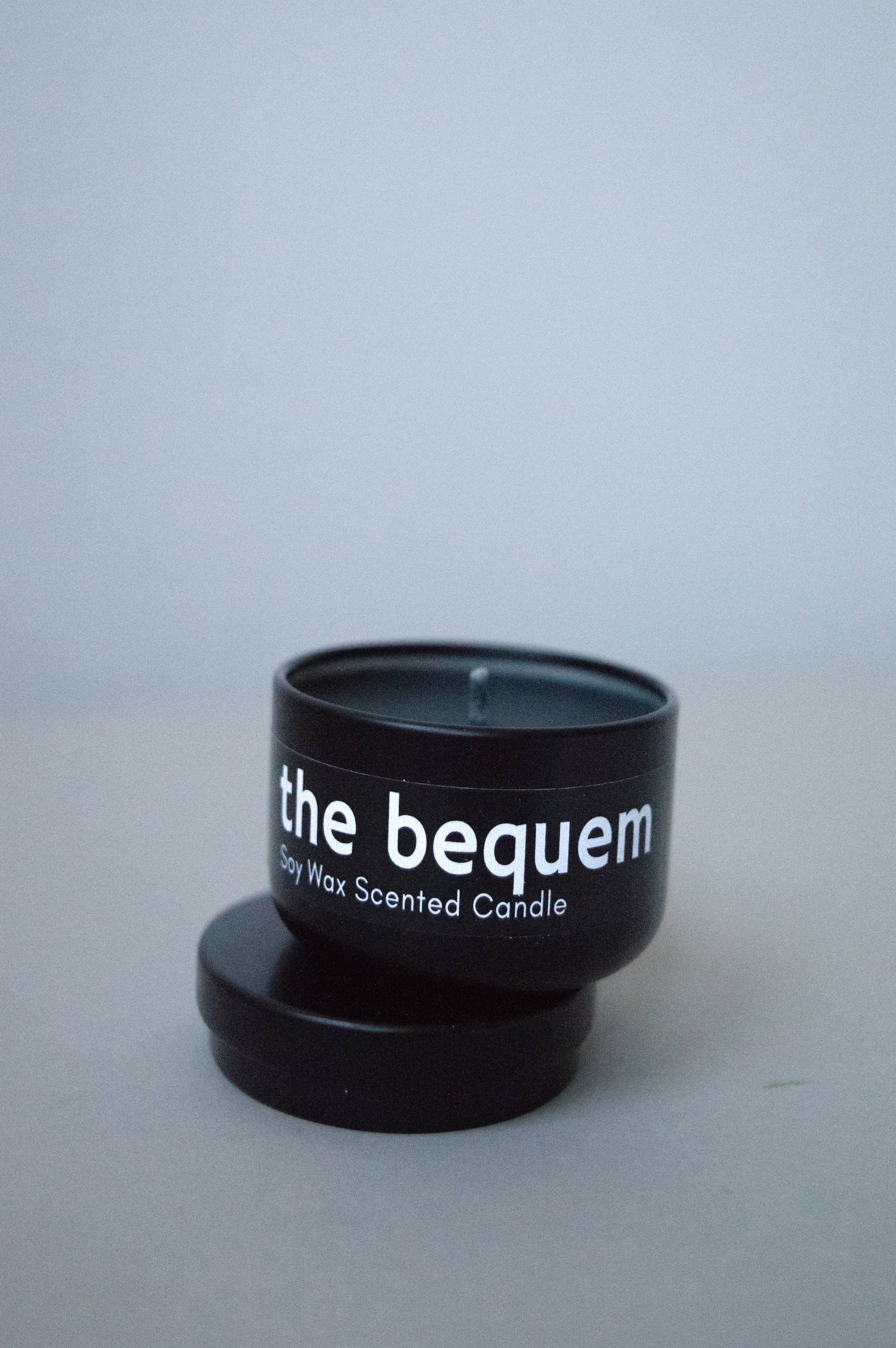 the bequem - Wholesale Travel Candles - Woody Tonka Soy Wax Travel Candle 0