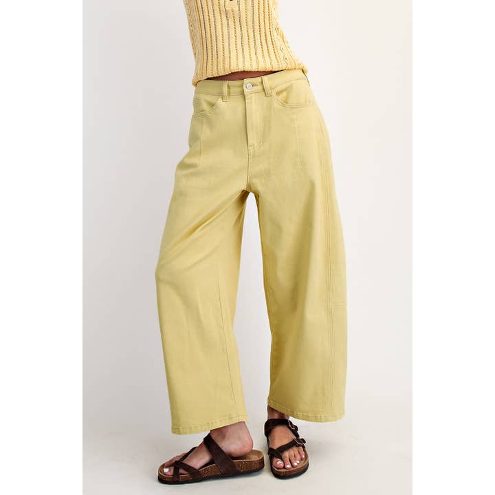 JEAN EN SERGÉ DE COTON À TAILLE MI-HAUTE pour la vente par COTIERRA