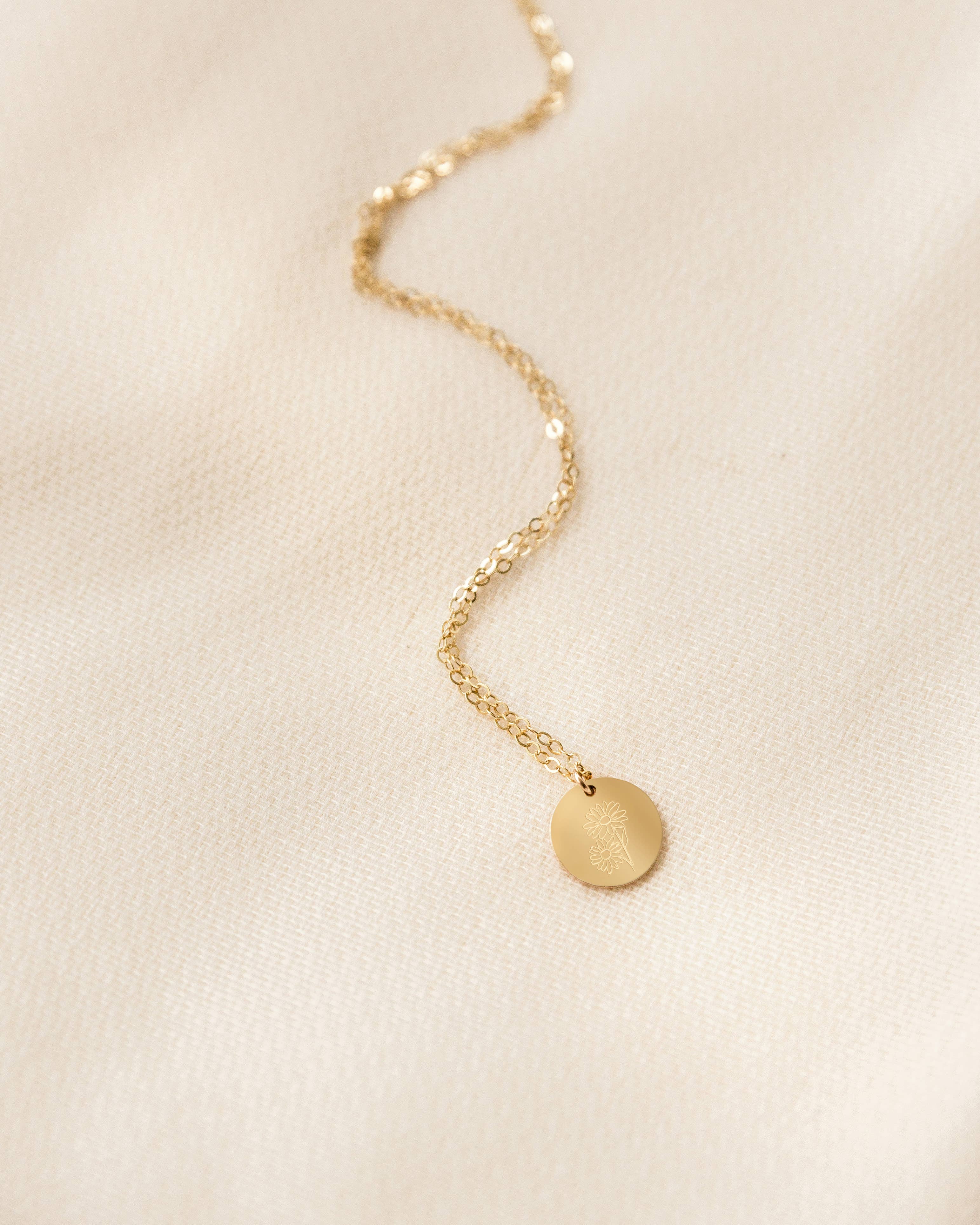 Zen and Zuri - Wholesale Pendant/Charm Necklace - April Birth Flower Gold Filled Daisy Pendant Necklace3