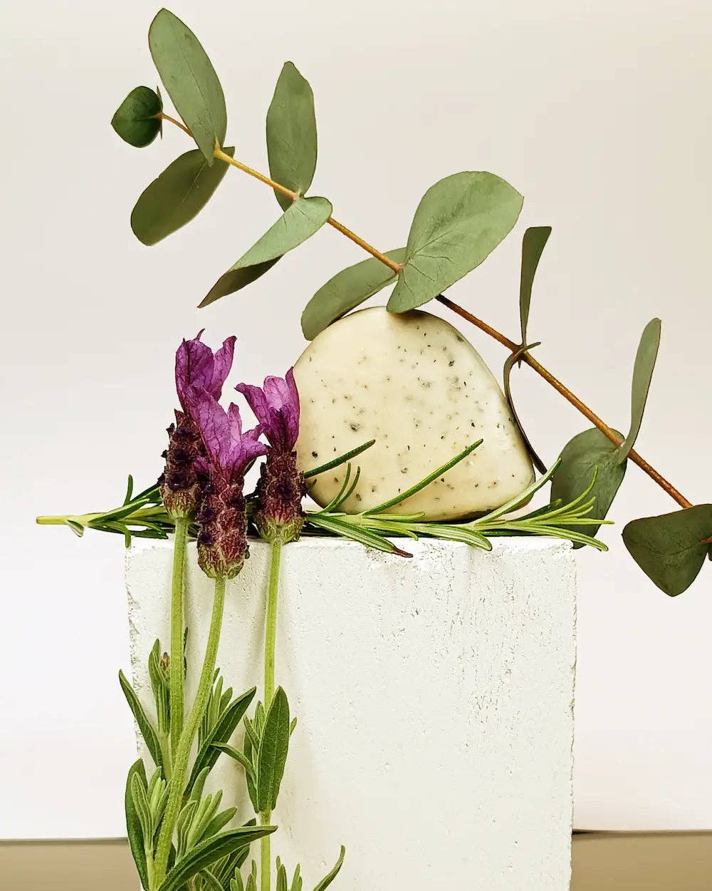 Nature Bar - Wholesale Shampoo Puck/Solid Shampoo - Shampoo Bar Nourish & moisturize1