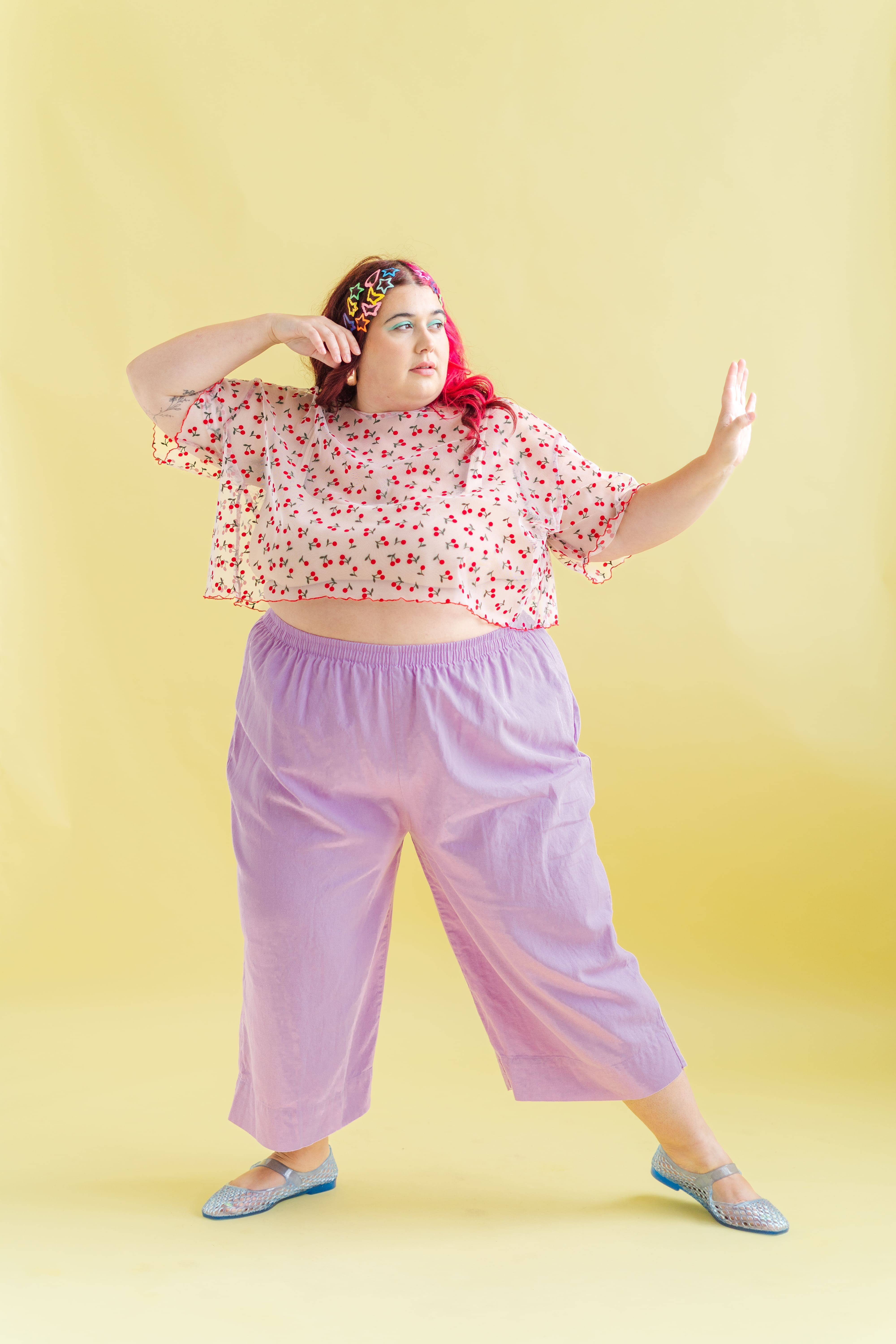 Nettle Studios – Blusa - Mulher por atacado – Blusa de Camadas em Malha de Cereja para Mulher Tamanho Grande Inclusivo5