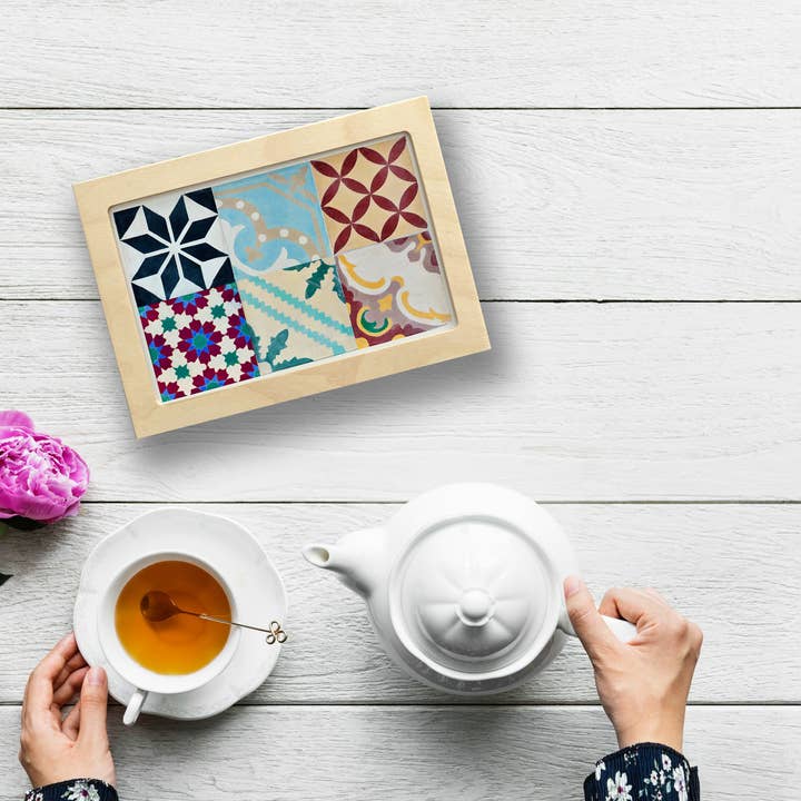 Boîte à thé en bois avec motifs imprimés de carreaux pour la vente par Contento